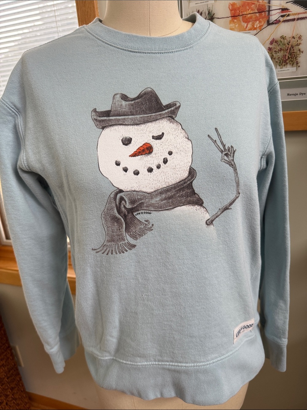 Life Is Good | Simply True Fleece Crew | Snowman design | in size S